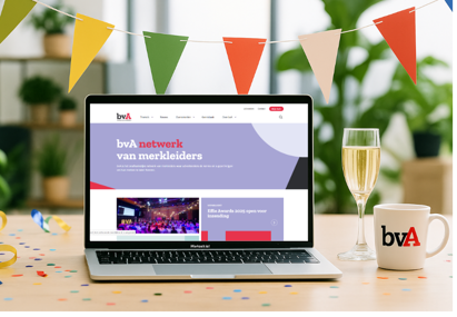 Laptop op tafel met website open van bvA