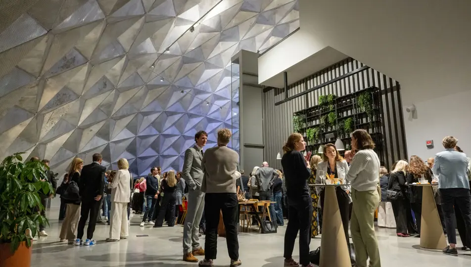aanwezigen  in ontvangsthal tijdens MarketingLive! 2024 