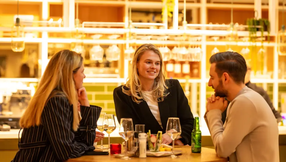 bvA Next event kerscommercial gesprek aan hoge tafel