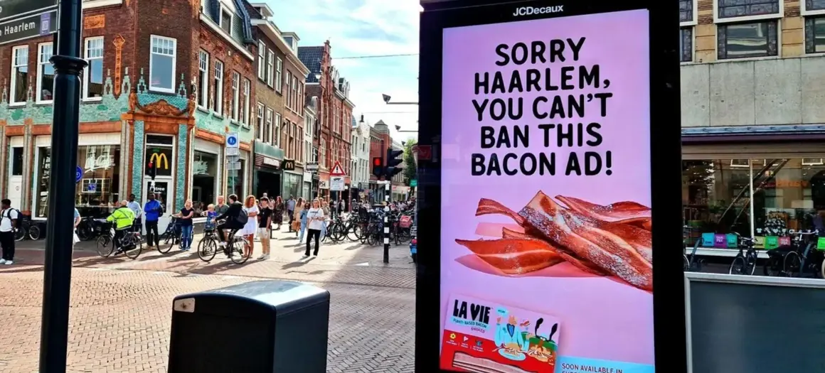 Advertentie op billboard in Haarlem over vleesreclame