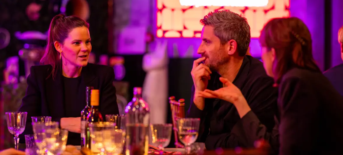 Drie aanwezigen tijdens bvA's Ronde Tafeldiner creativiteit creëren 2025