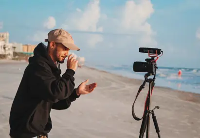 Vlogcamera op strand