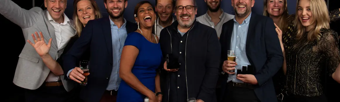 Groepsfoto van winnaars tijdens de Effie Awards 2022